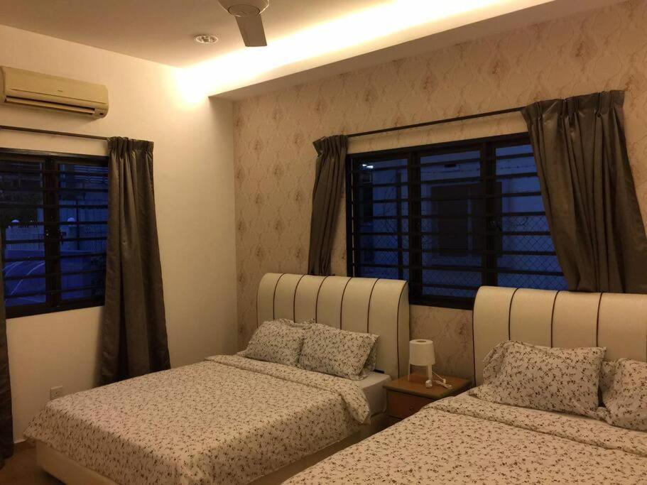Melaka Beach Villa Kelebang Besar Exterior photo